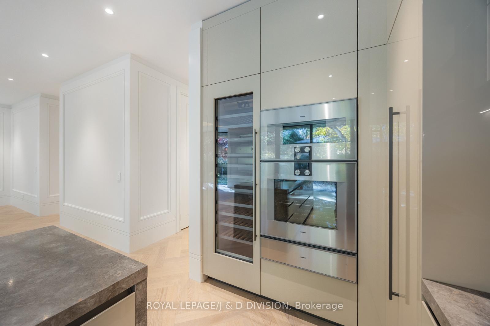 2 Bedrooms Condo at 7 Dale,  Toronto For sale