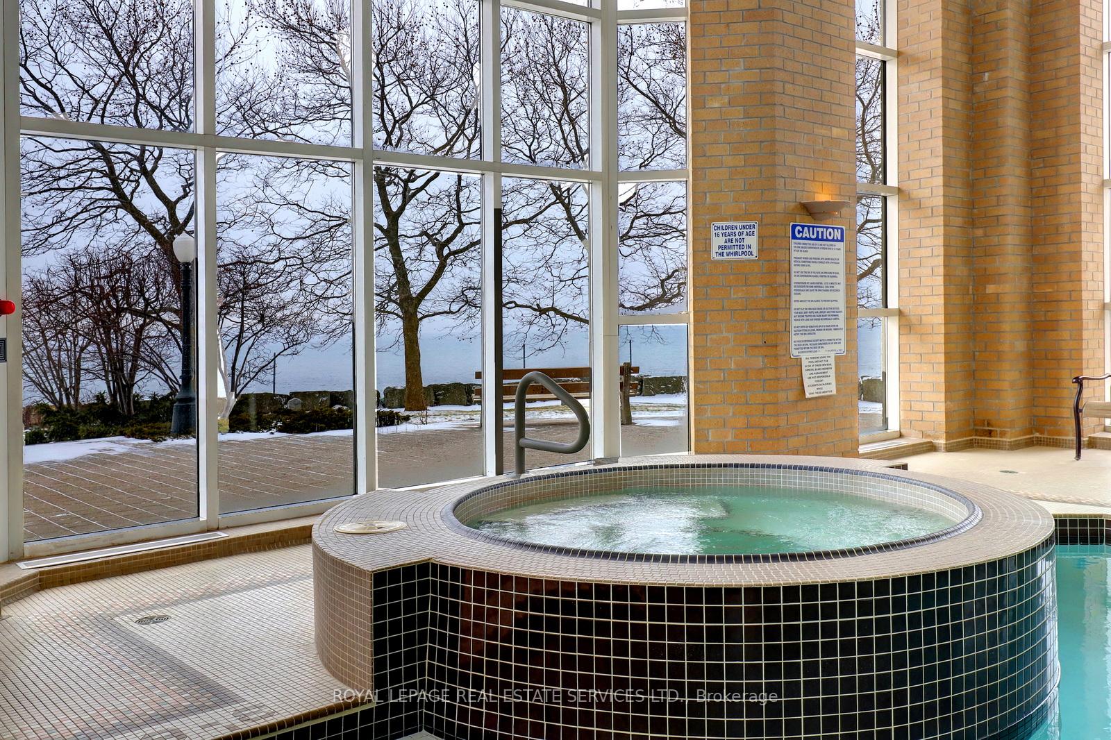 2 Bedrooms Condo at 2190 Lakeshore, Burlington For sale