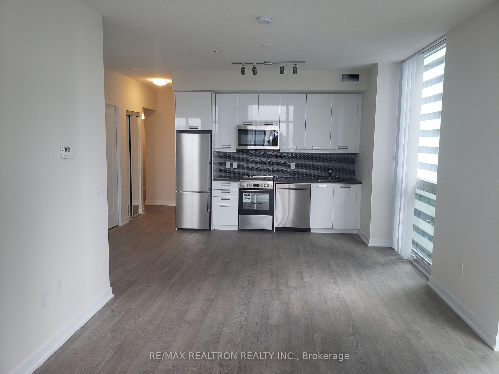 2 Bedrooms Condo at 99 John, Toronto For sale