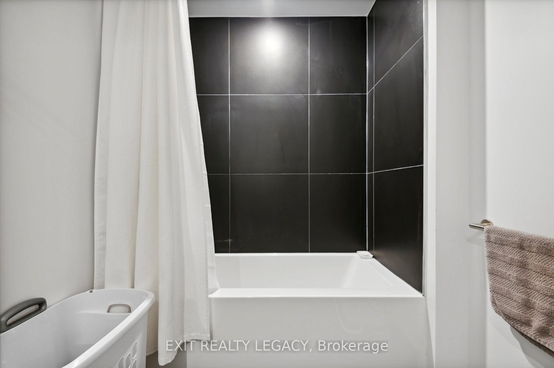 2 Bedrooms Condo at 20 Edward,  Toronto For sale