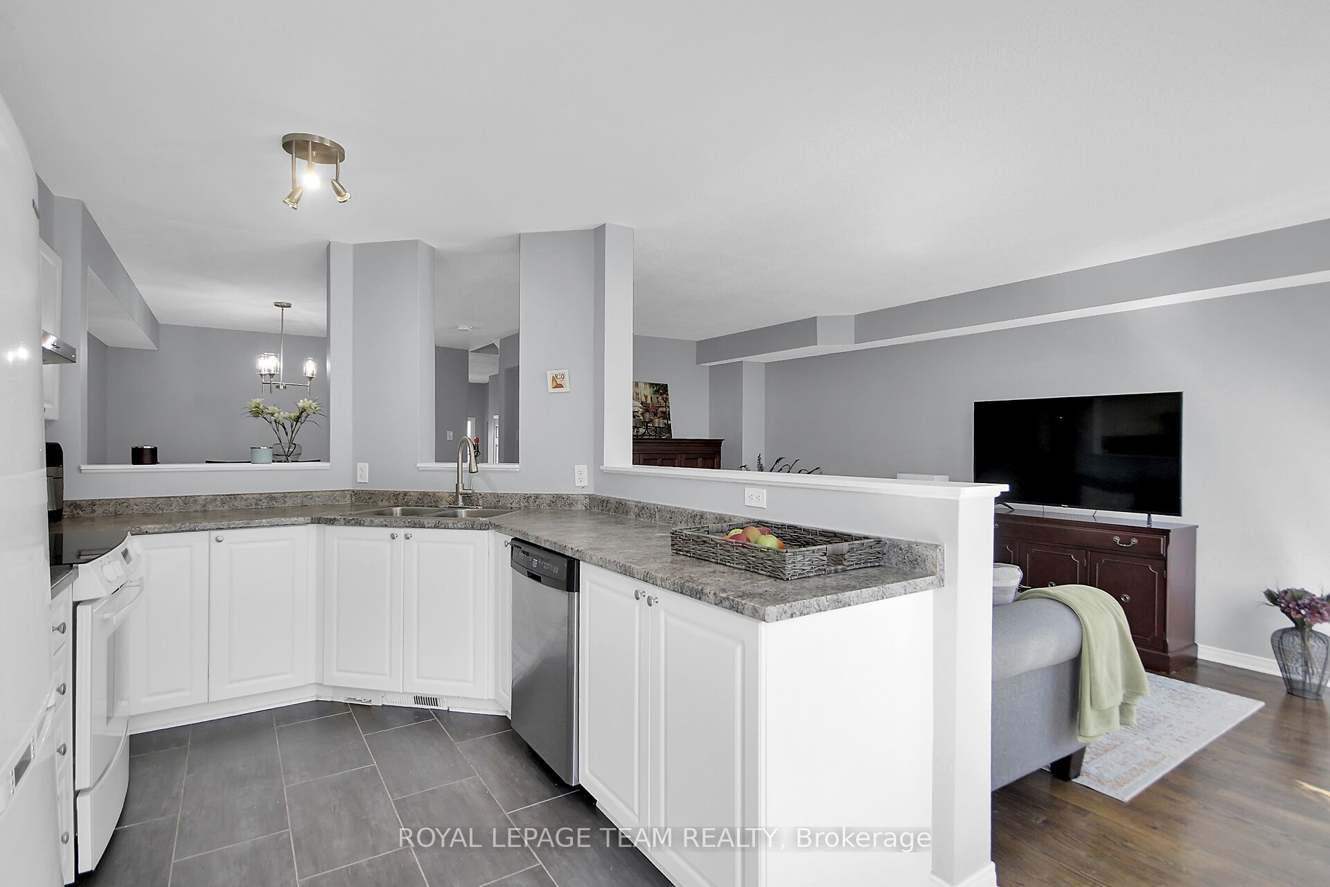 214 Cityview Crescent