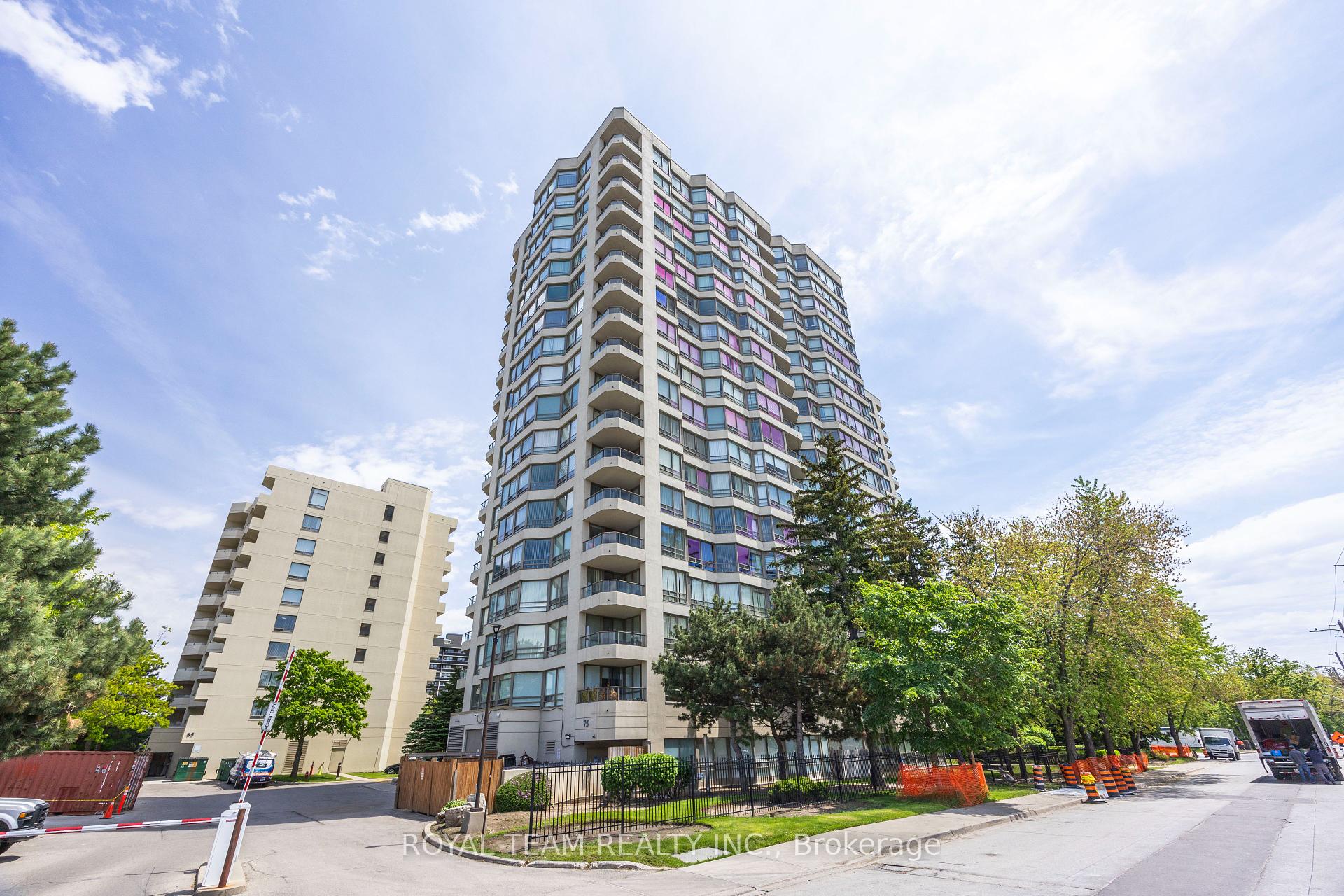 2 Bedrooms Condo at 75 King, Mississauga For sale