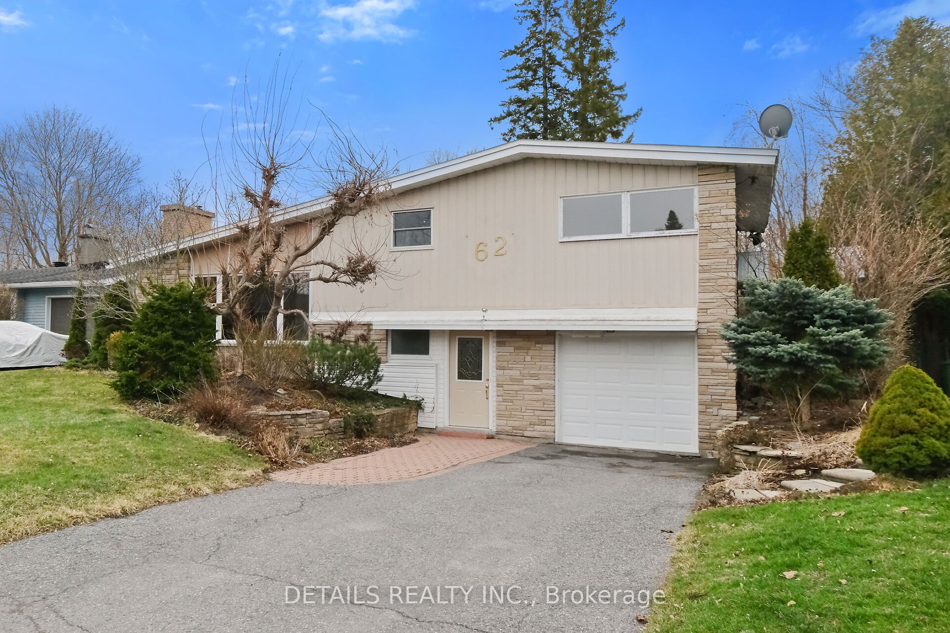 62 Cleadon Drive, CrystalBayRockyPointBayshore, ON K2H 5P3