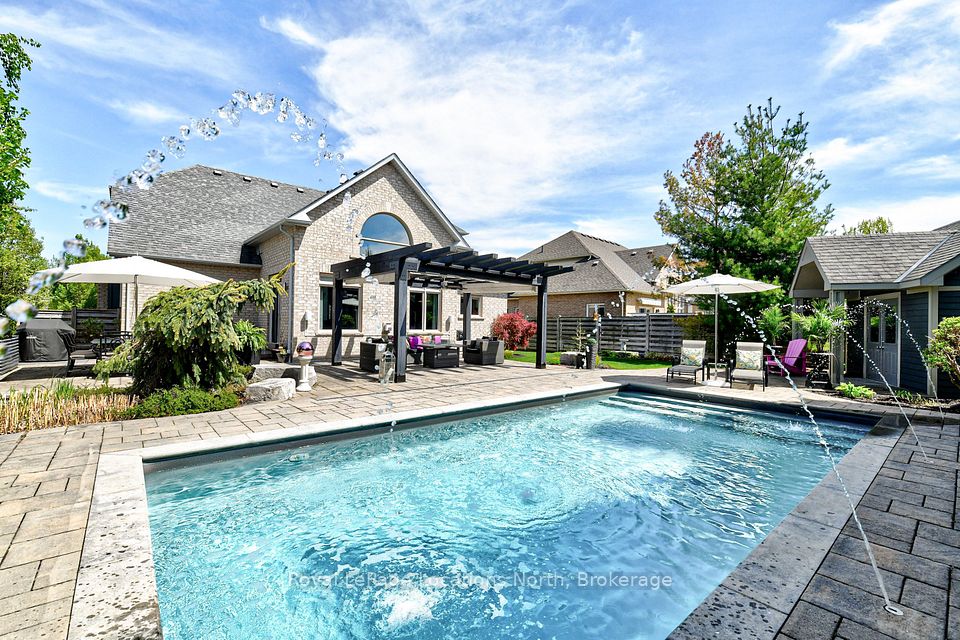 16 Frances Drive, Collingwood, ON L9Y 0A8