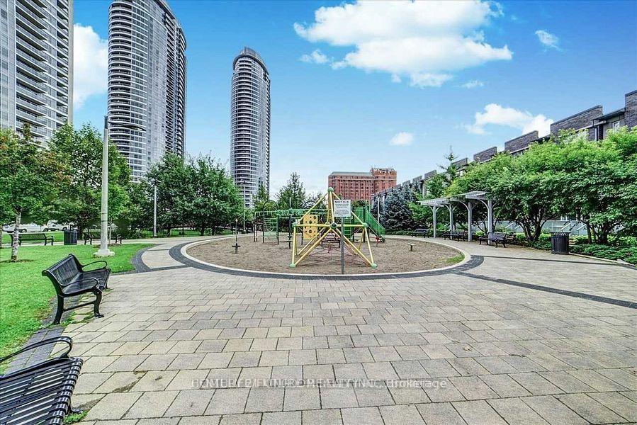 2 Bedrooms Condo at 275 Village Green, Toronto For sale