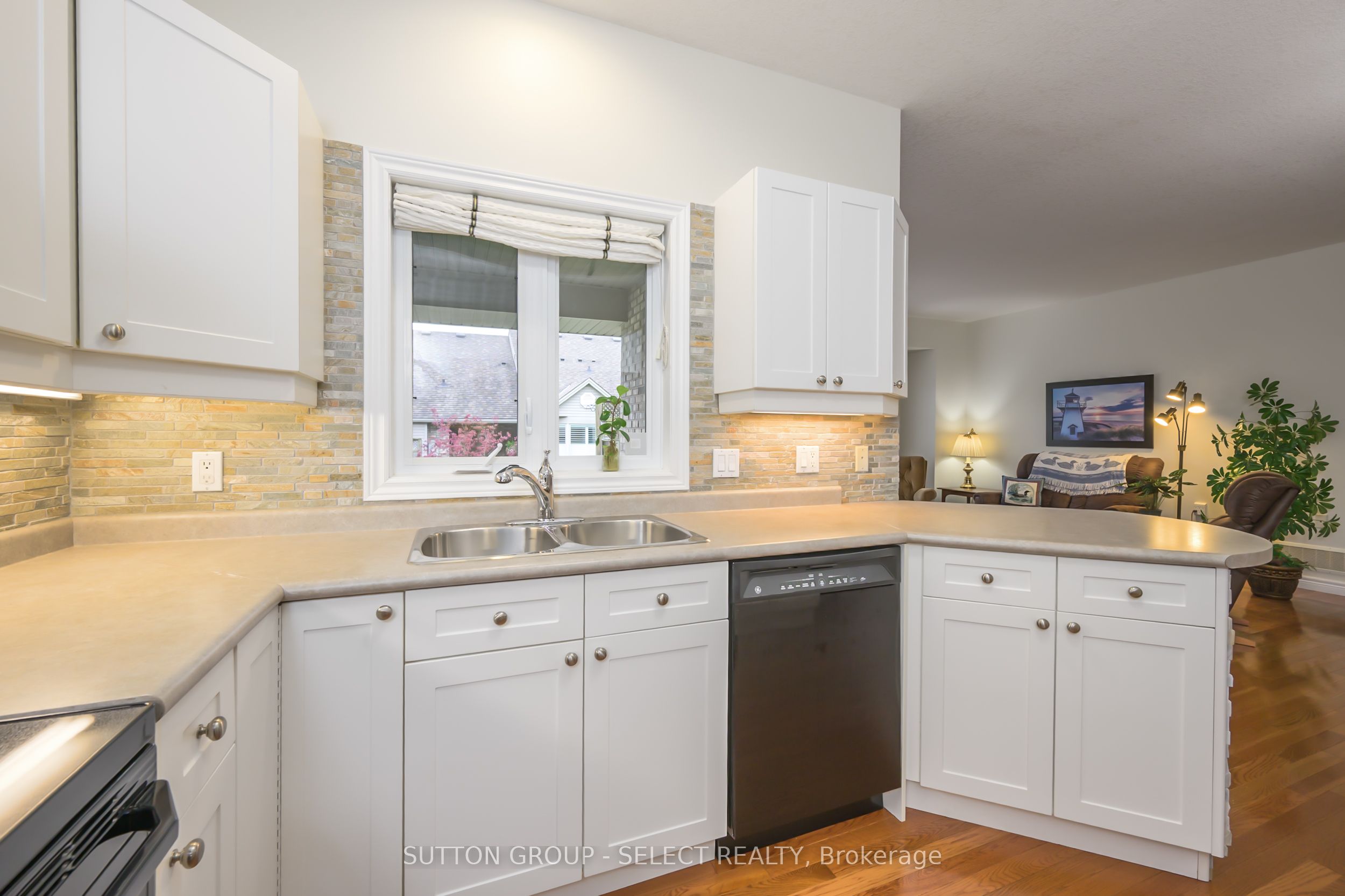 #3 - 800 Commissioners Road, London South, ON N6K 1C2