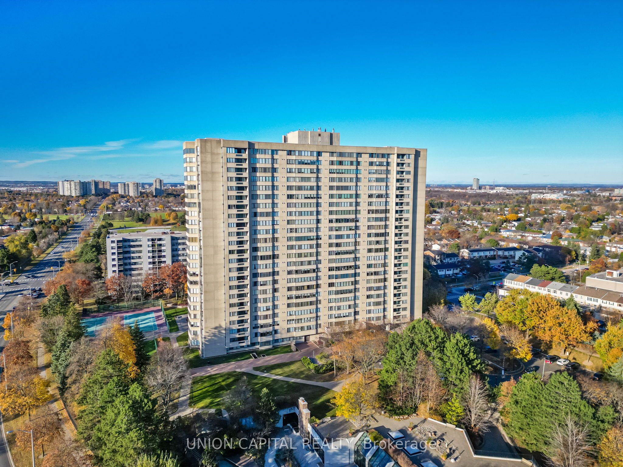 #611 - 2350 Bridletowne Circle, Toronto, ON M1W 3E6