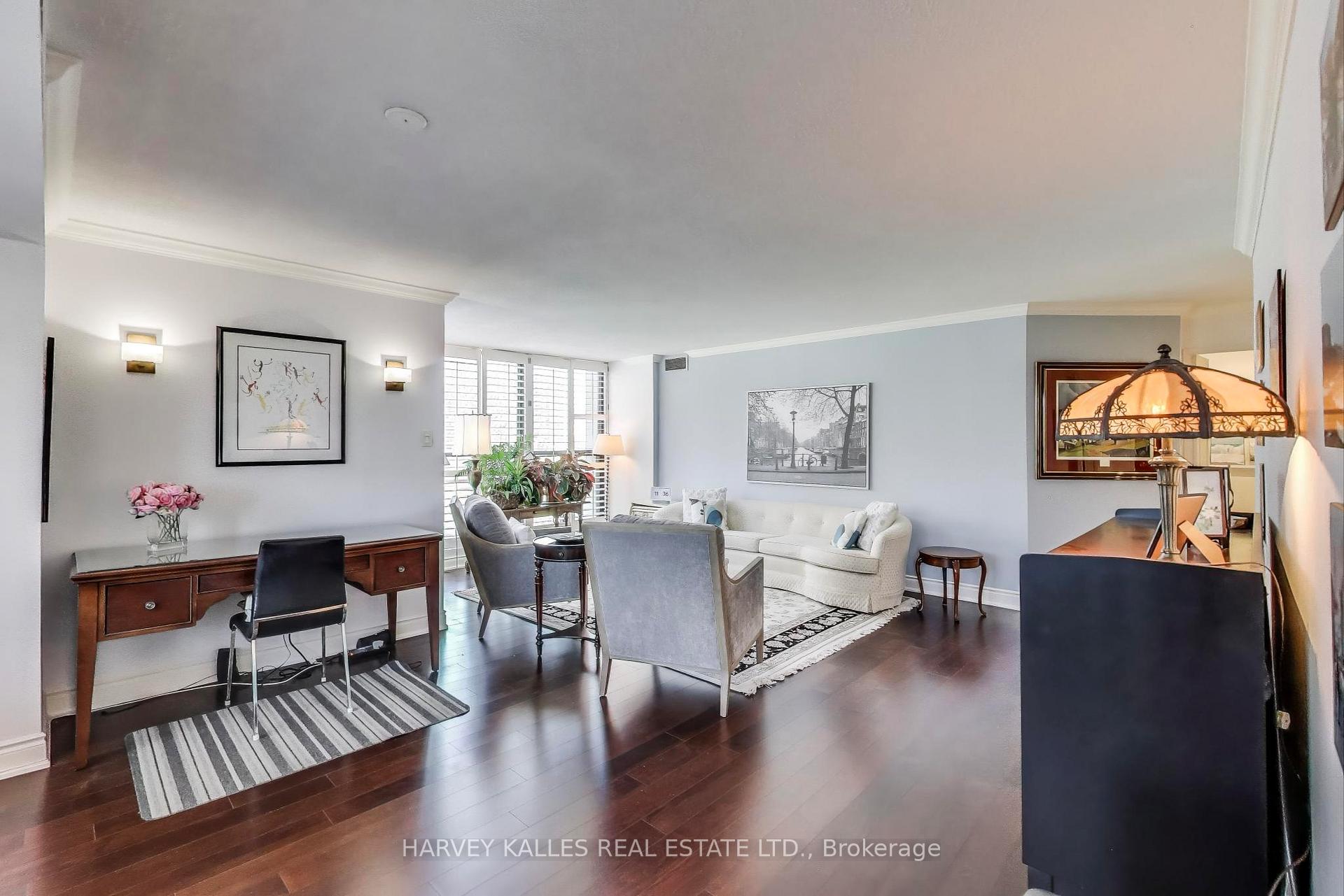 2 Bedrooms Condo at 33 Elmhurst, Toronto For sale