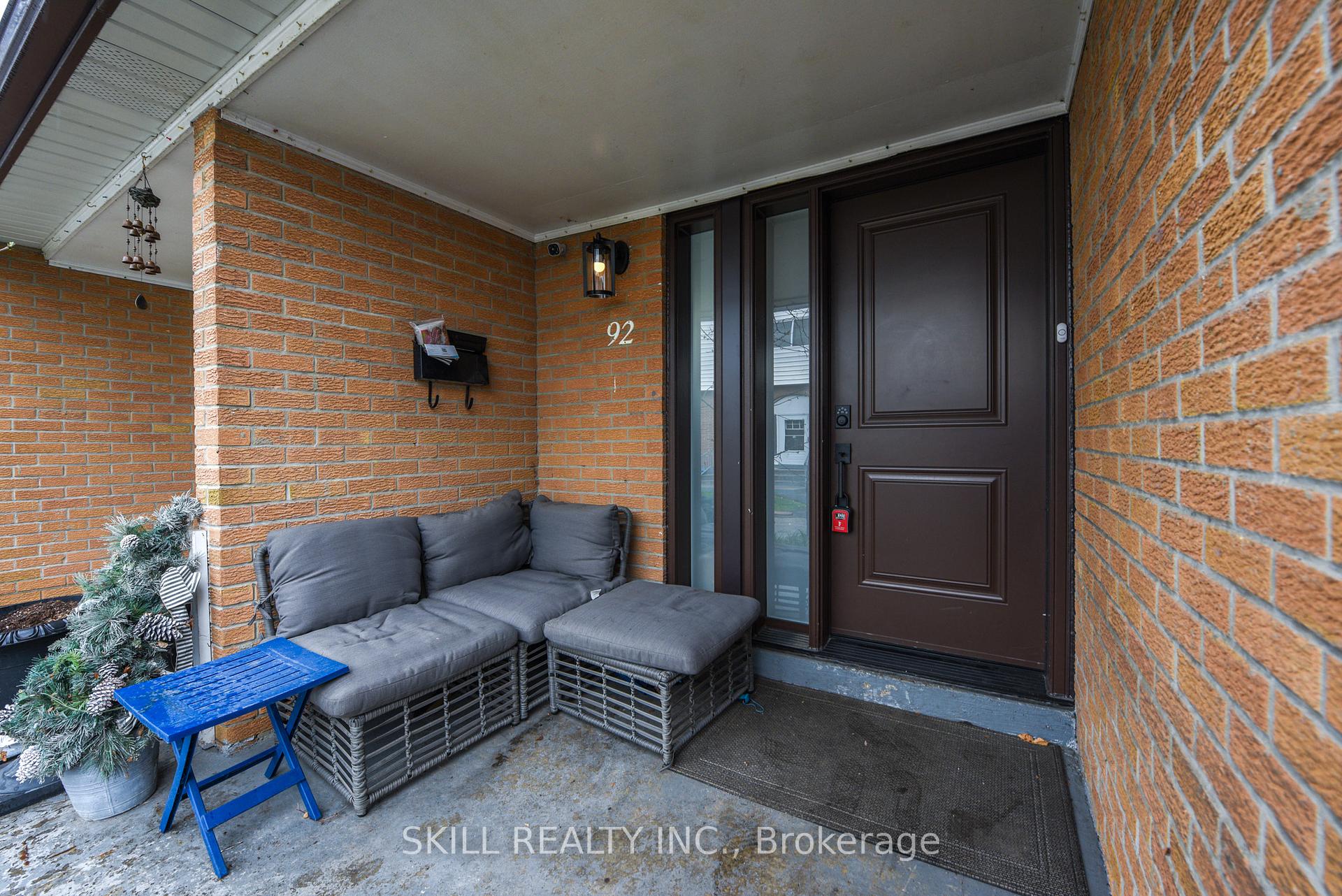 5 Bedrooms Condo at 7500 Goreway,  Mississauga For sale