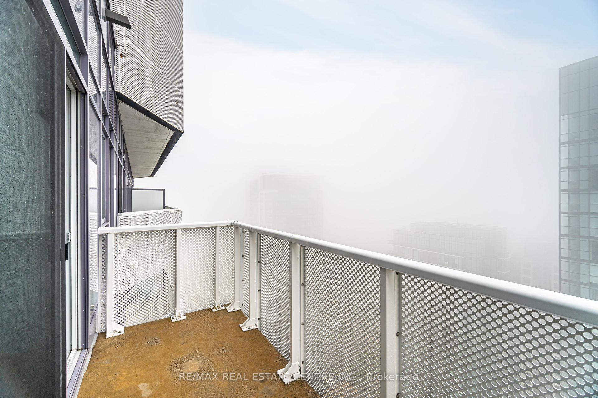 2 Bedrooms Condo at 4065 Confederation, Mississauga For sale