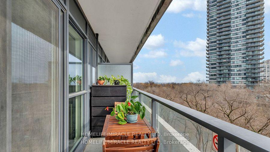 1 Bedroom Condo at 2220 Lake Shore, Toronto For sale