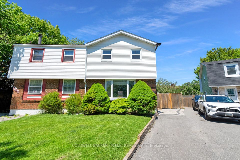 486 Neptune Court, Oshawa, ON L1J 6E1