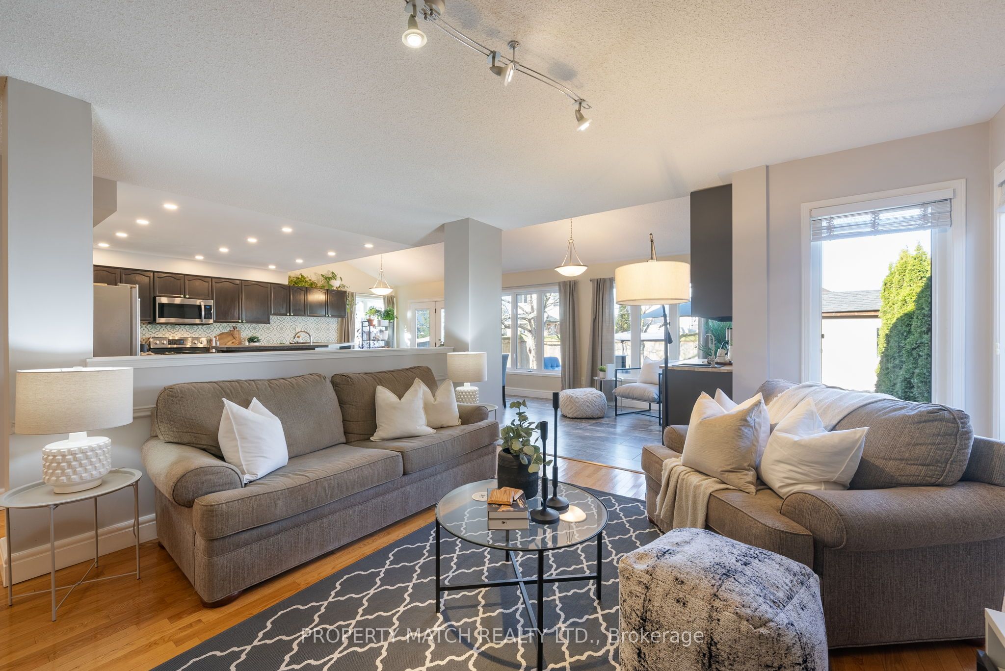 3122 Country Lane