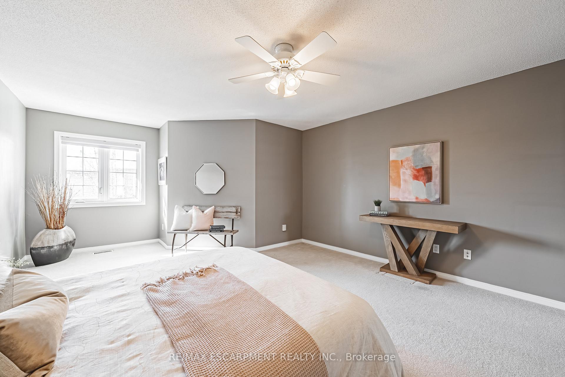 3 Bedrooms Condo at 3333 New,  Burlington For sale