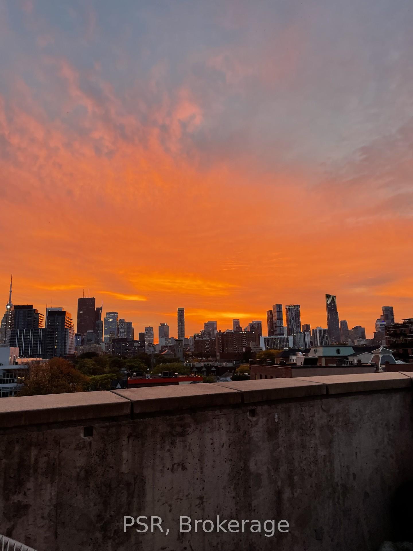 2 Bedrooms Condo at 510 King, Toronto For sale
