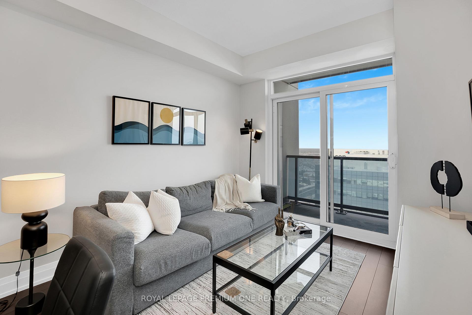 2 Bedrooms Condo at 3600 Highway 7, Vaughan For sale