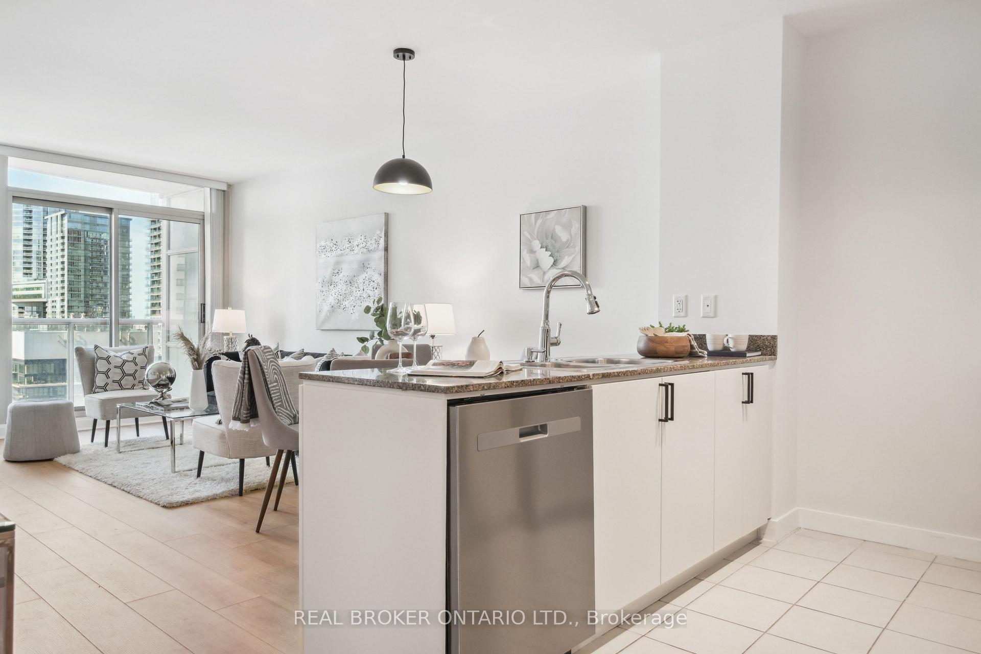 2 Bedrooms Condo at 10 Navy Wharf, Toronto For sale