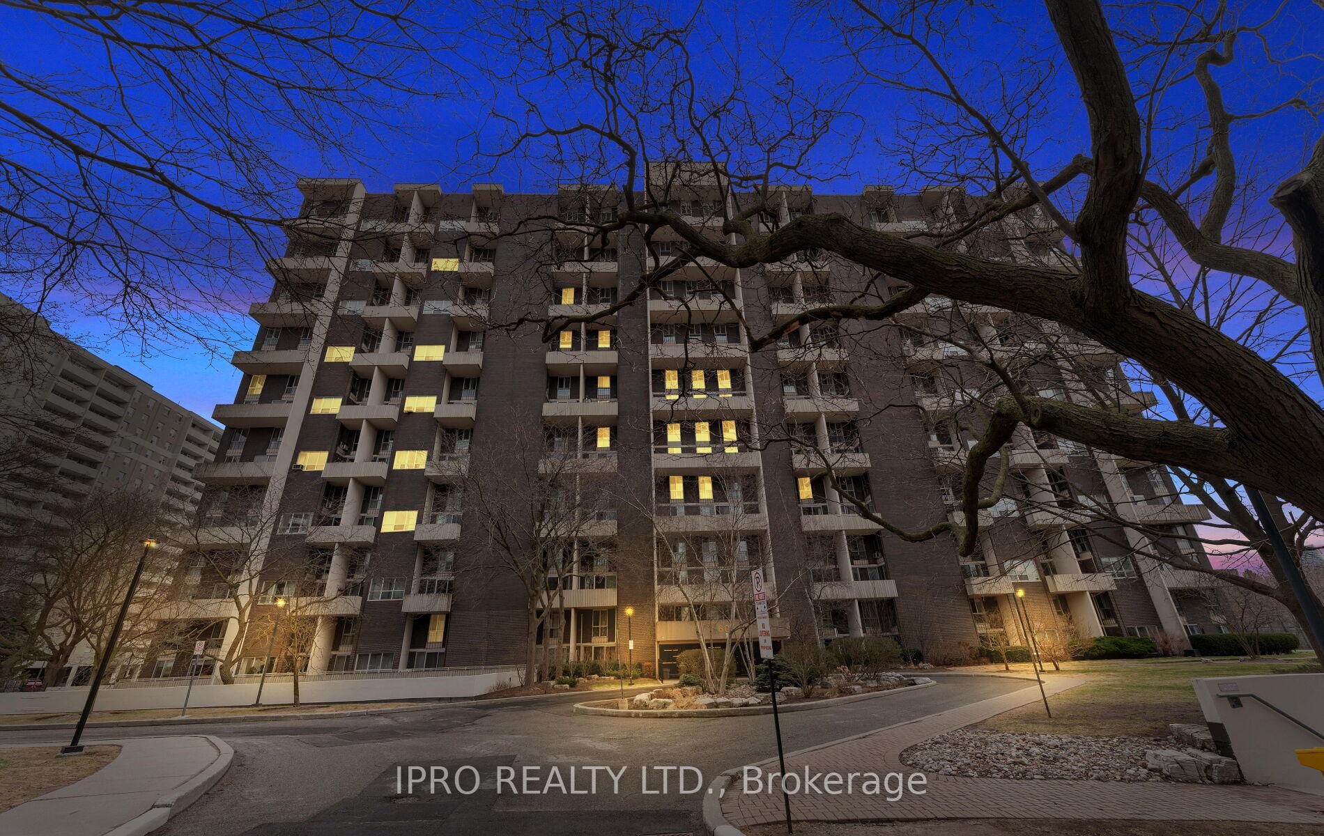 4 Bedrooms Condo at 60 Southport, Toronto For sale