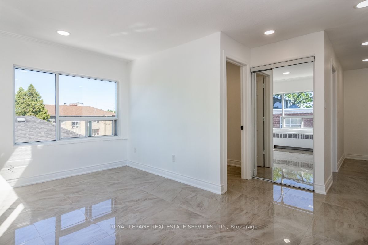 2709 Lake Shore Boulevard W
