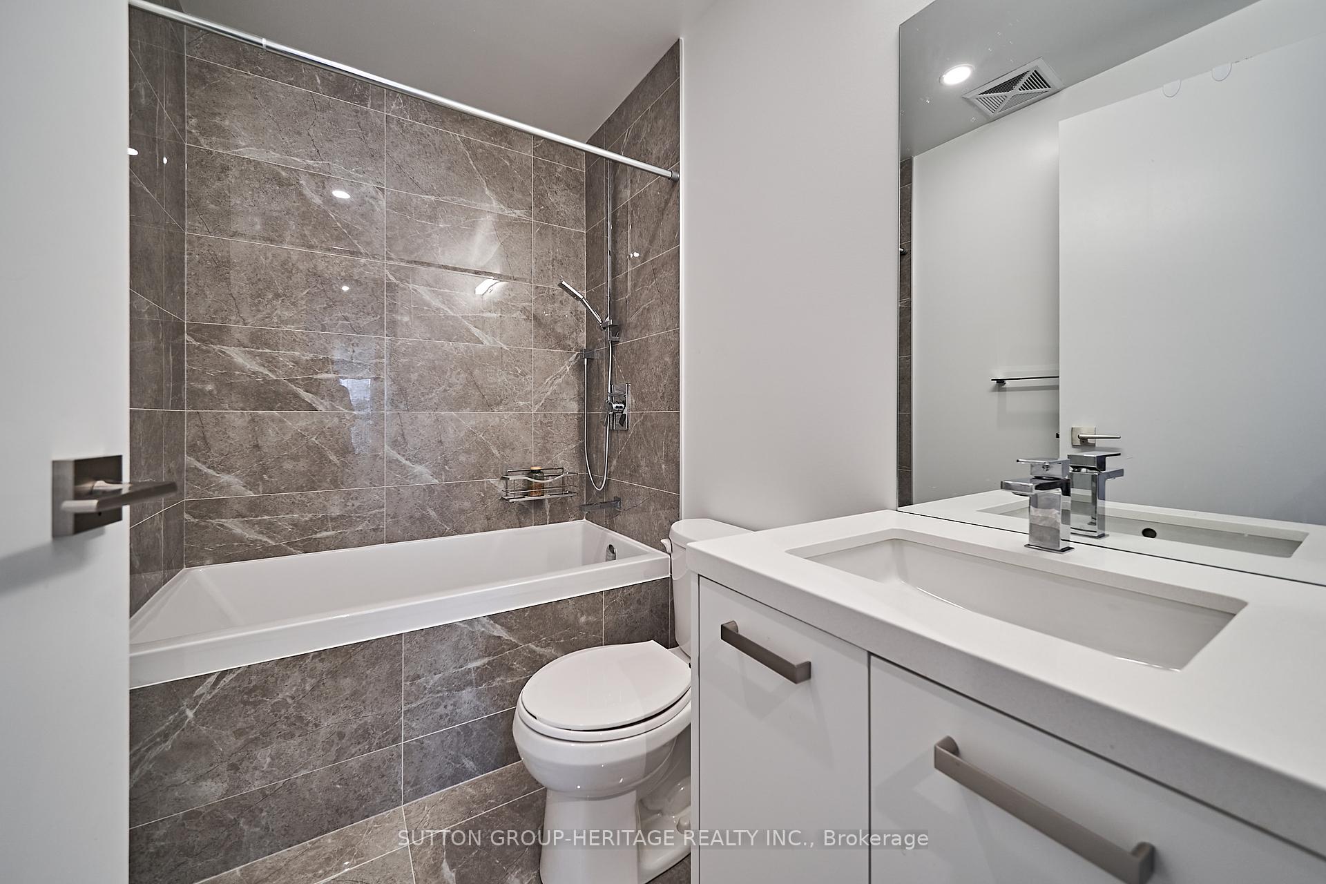 3 Bedrooms Condo at 55 Ontario,  Toronto For sale