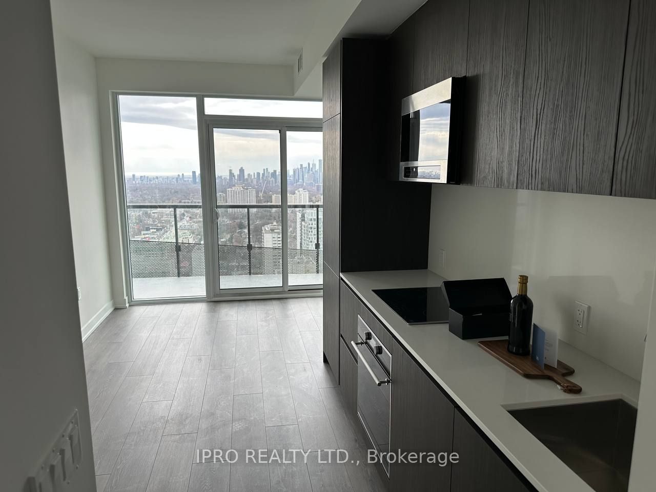 127 Broadway Avenue, #PH01