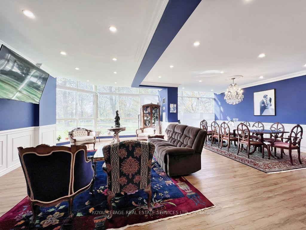 3 Bedrooms Condo at 5444 Yonge, Toronto For sale