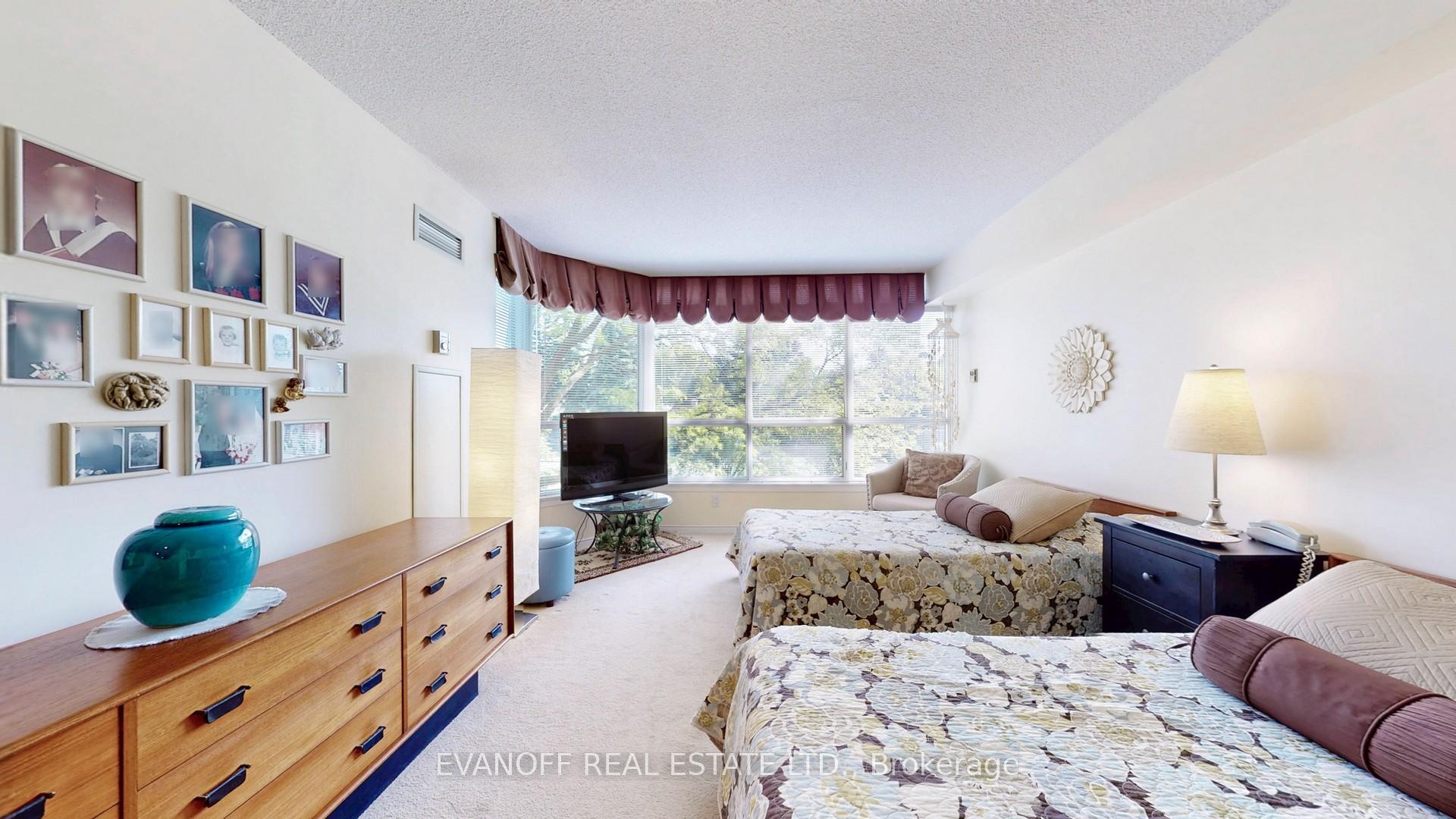 3 Bedrooms Condo at 10 Guildwood, Toronto For sale