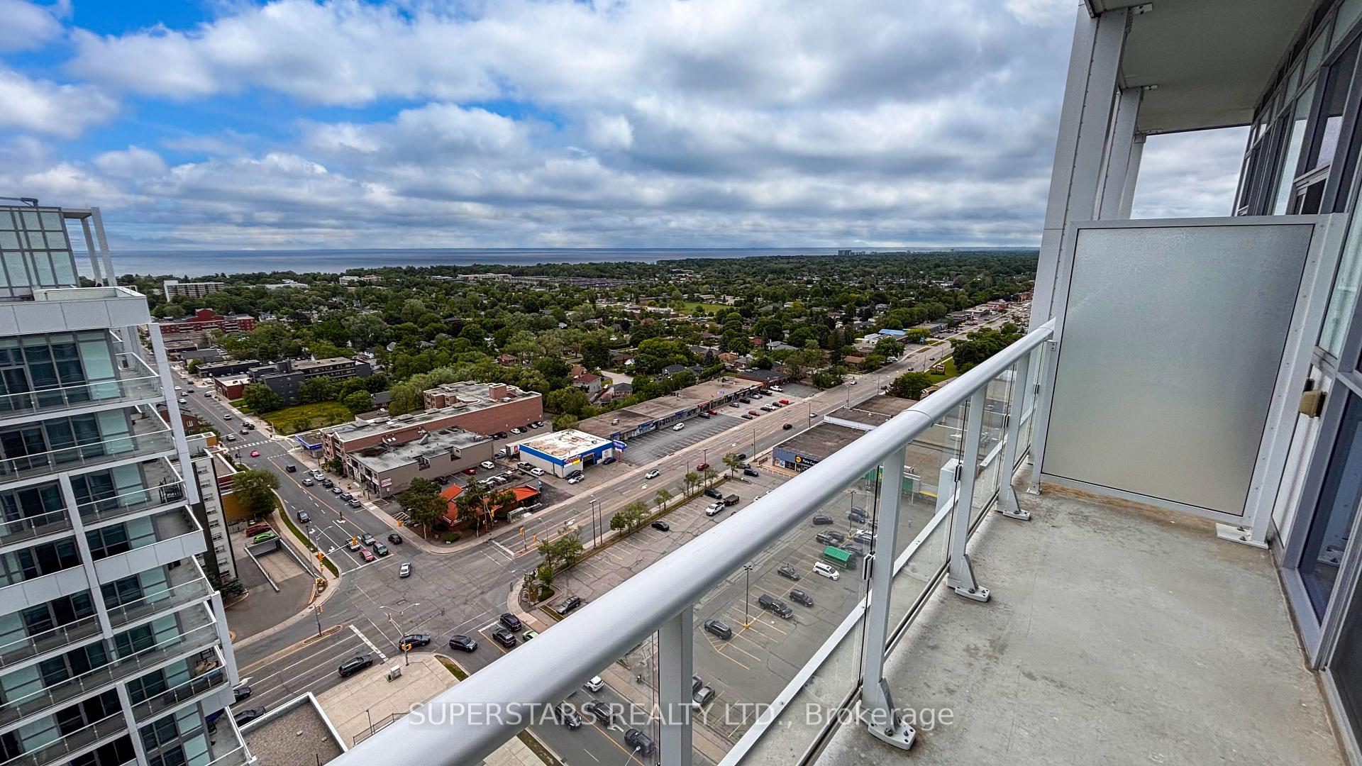 2 Bedrooms Condo at 65 Speers, Oakville For sale