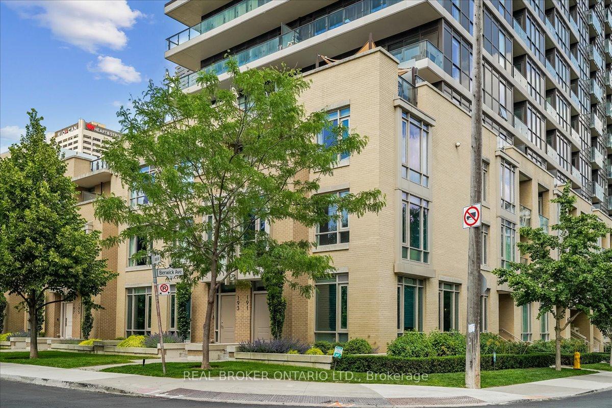 3 Bedrooms Condo at 191 Duplex, Toronto For sale