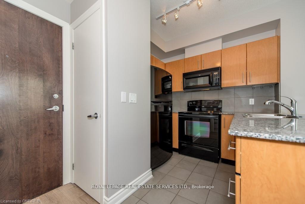 1 Bedroom Condo at 16 Yonge, Toronto For sale