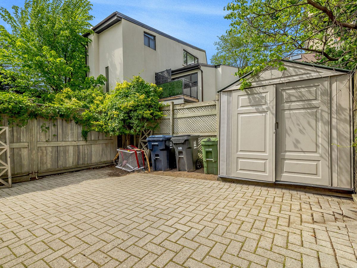 86 Helendale Avenue