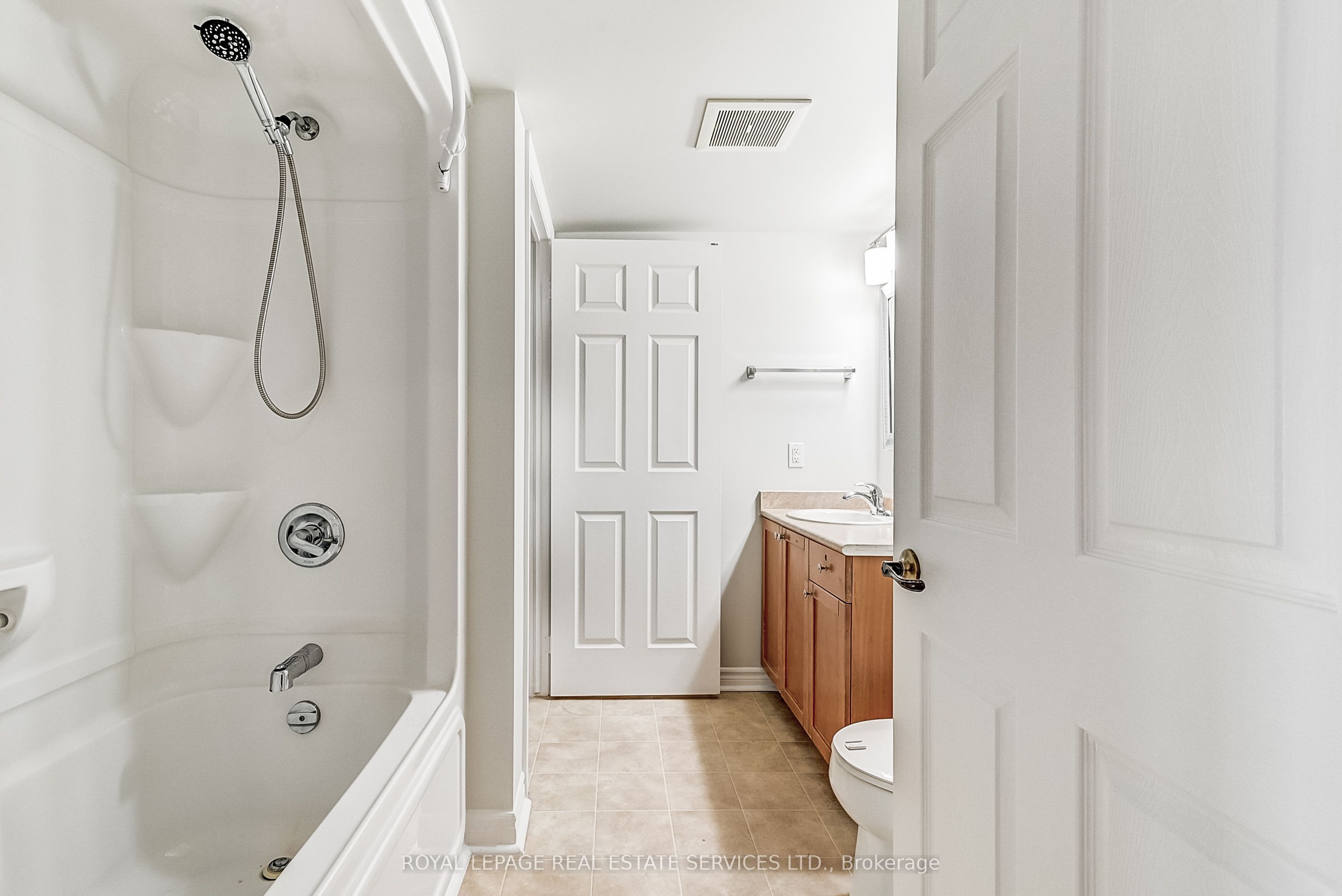 1483 Maple Avenue, #409