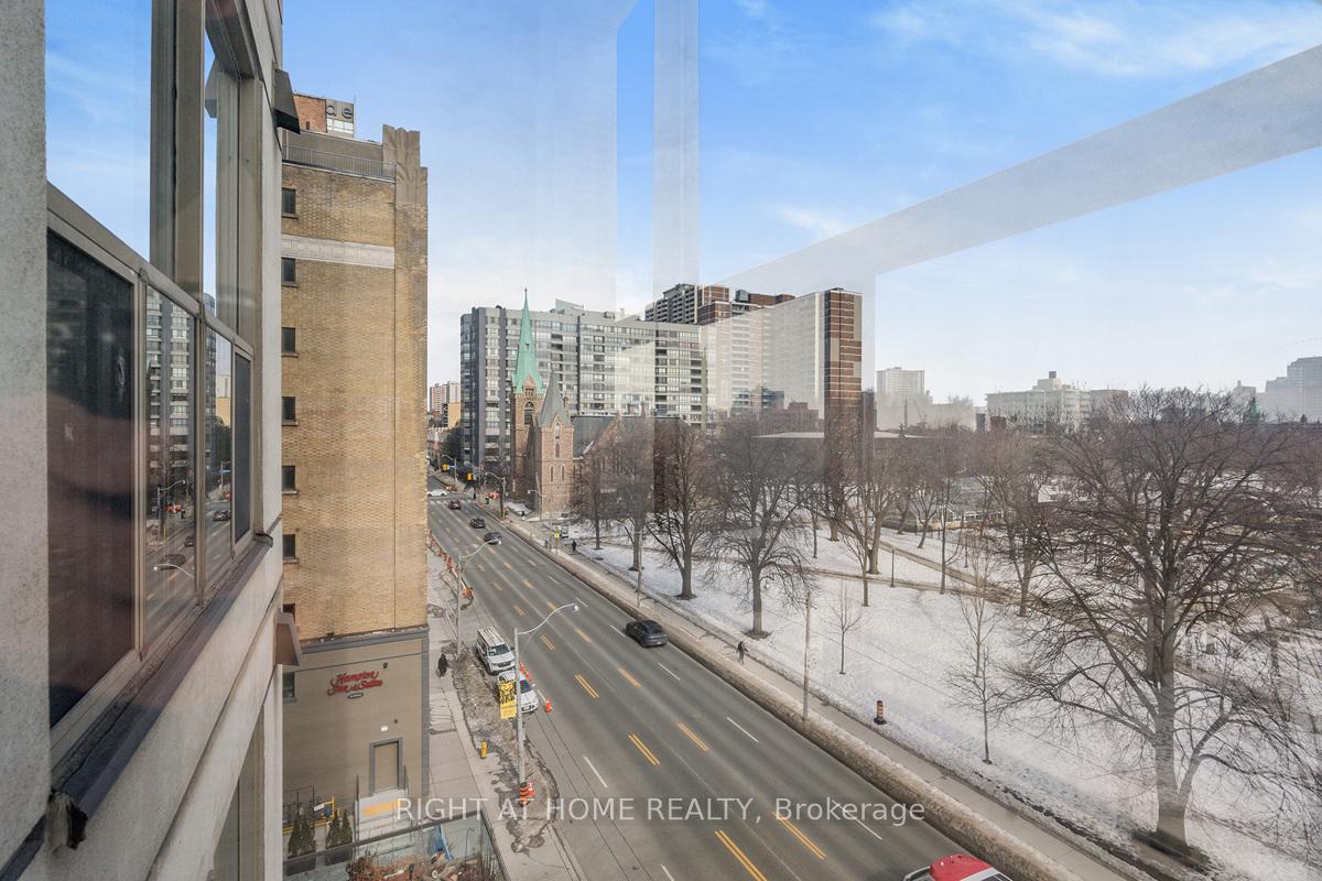 2 Bedrooms Condo at 298 JARVIS,  Toronto For sale