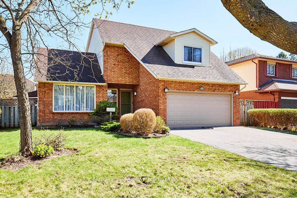 17 Burnage Lane, Whitby, ON L1N 8A3