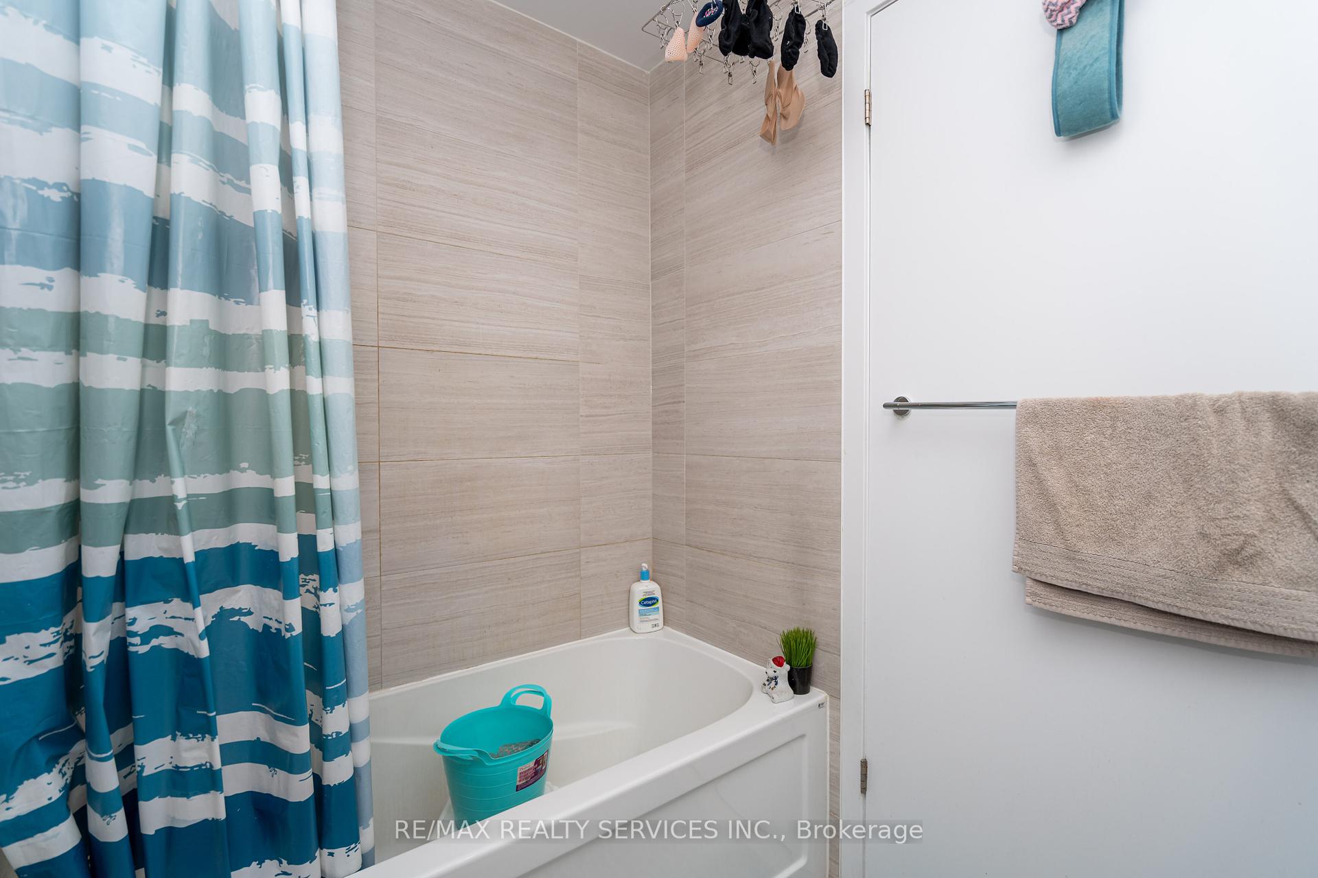 1 Bedroom Condo at 2560 Eglinton, Mississauga For sale