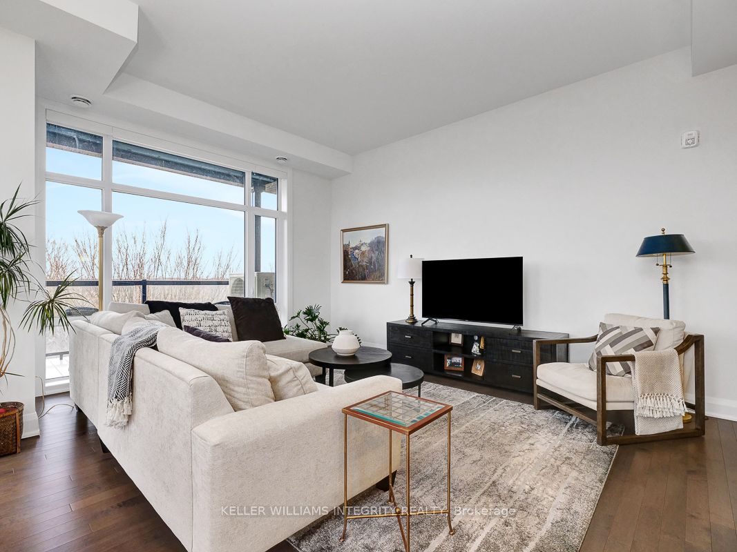 #404 - 110 Cortile Private, BlossomParkAirportandArea, ON K1V 2S8