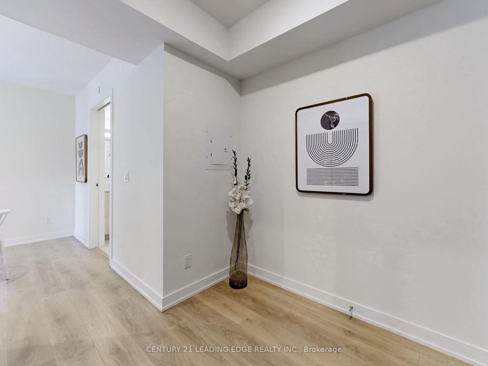 3 Bedrooms Condo at 501 Yonge, Toronto For sale