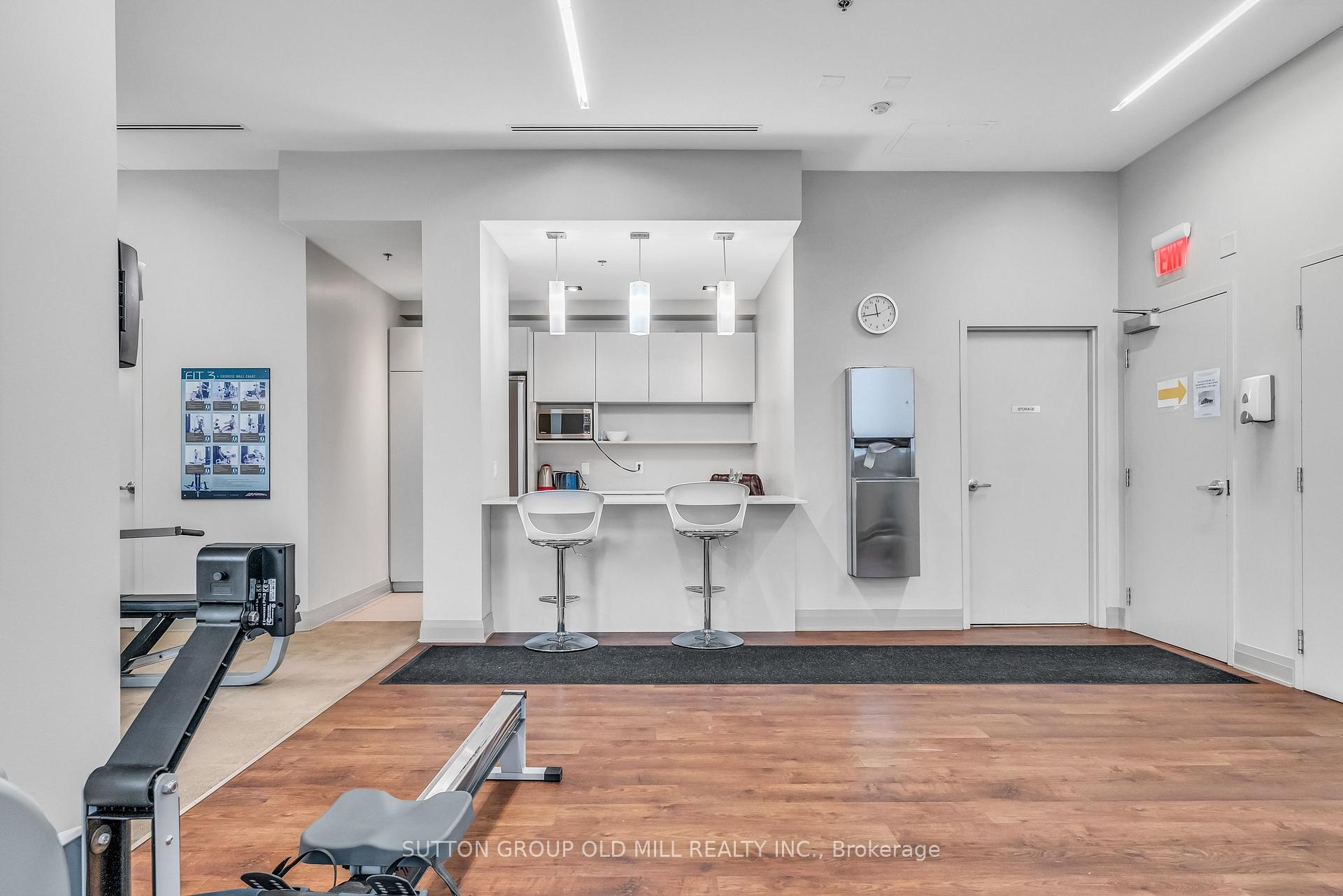 2 Bedrooms Condo at 400 Wellington, Toronto For sale