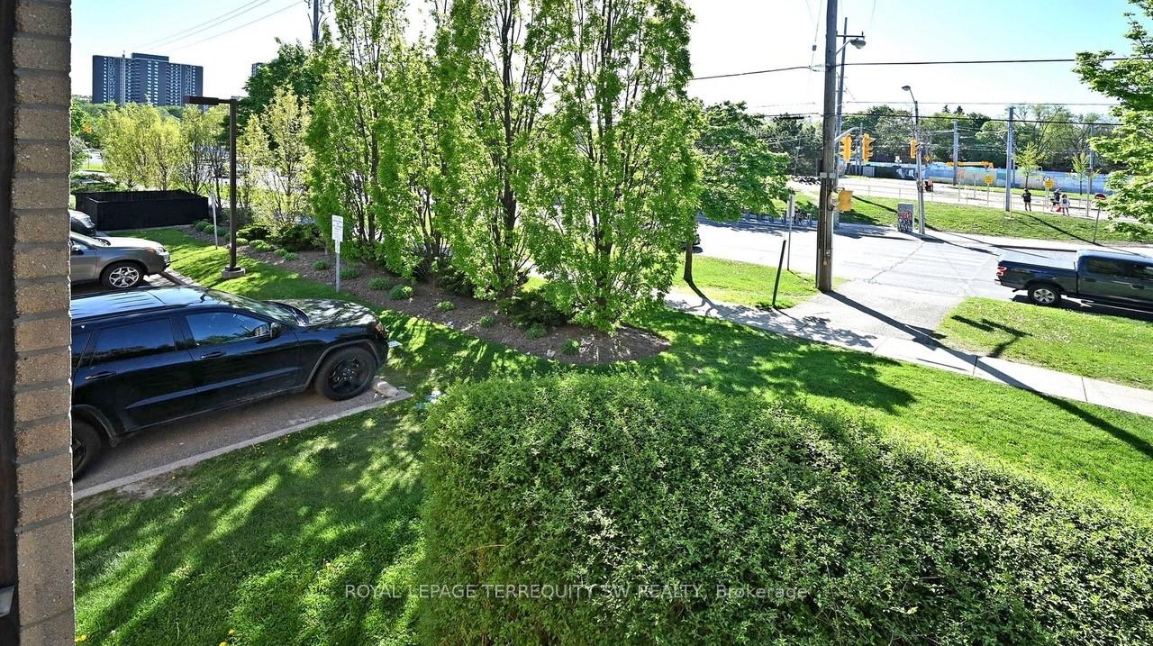 2 Bedrooms Condo at 3835 Lake Shore, Toronto For sale