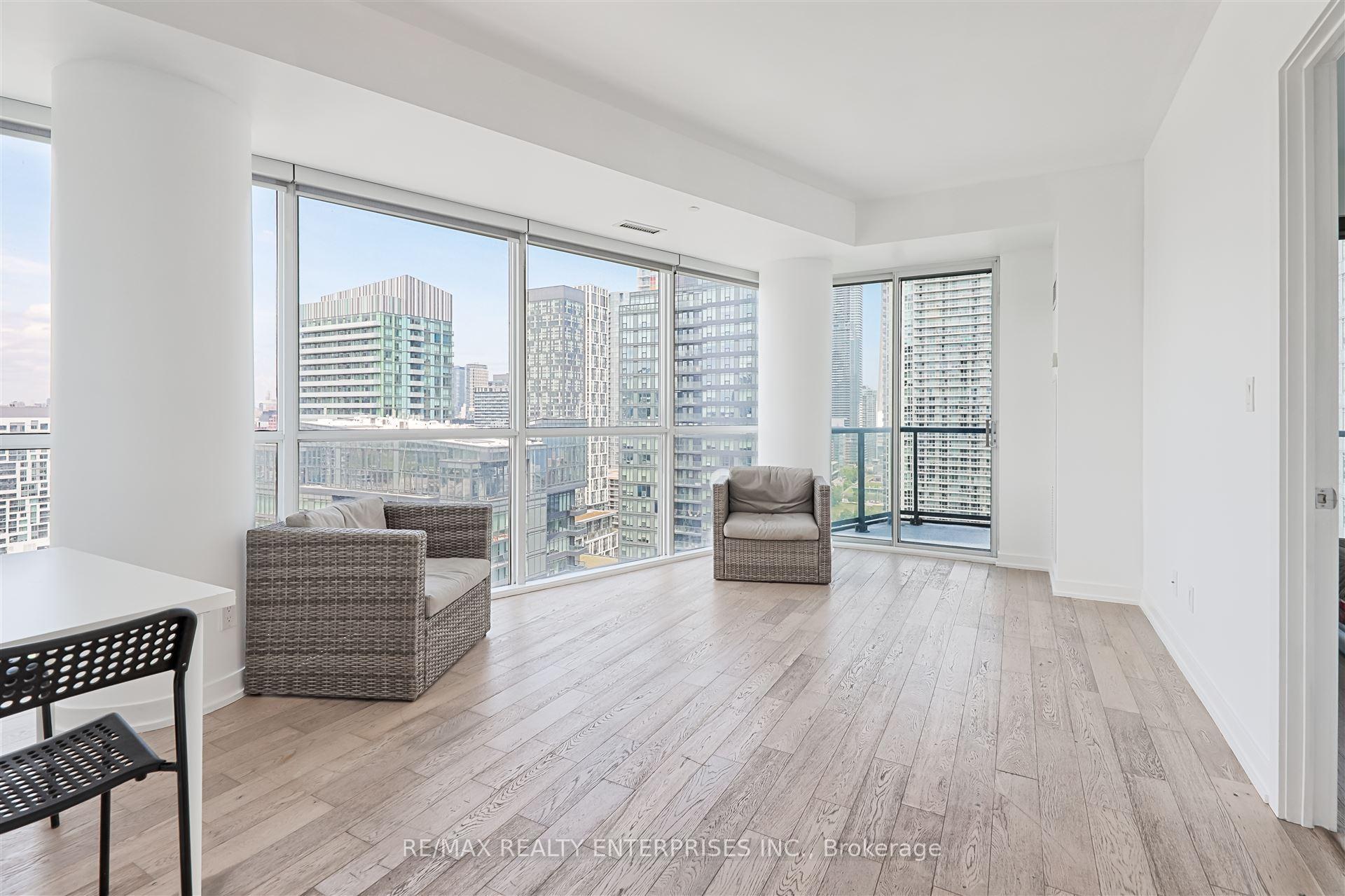 2 Bedrooms Condo at 20 Bruyeres, Toronto For sale