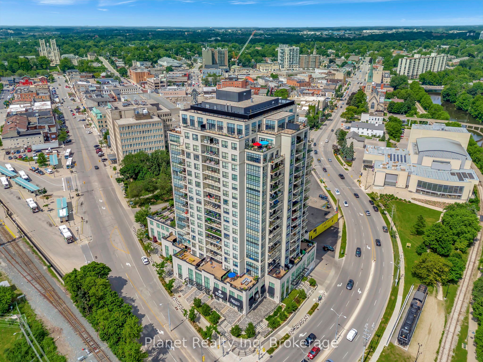 160 Macdonell Street, #906