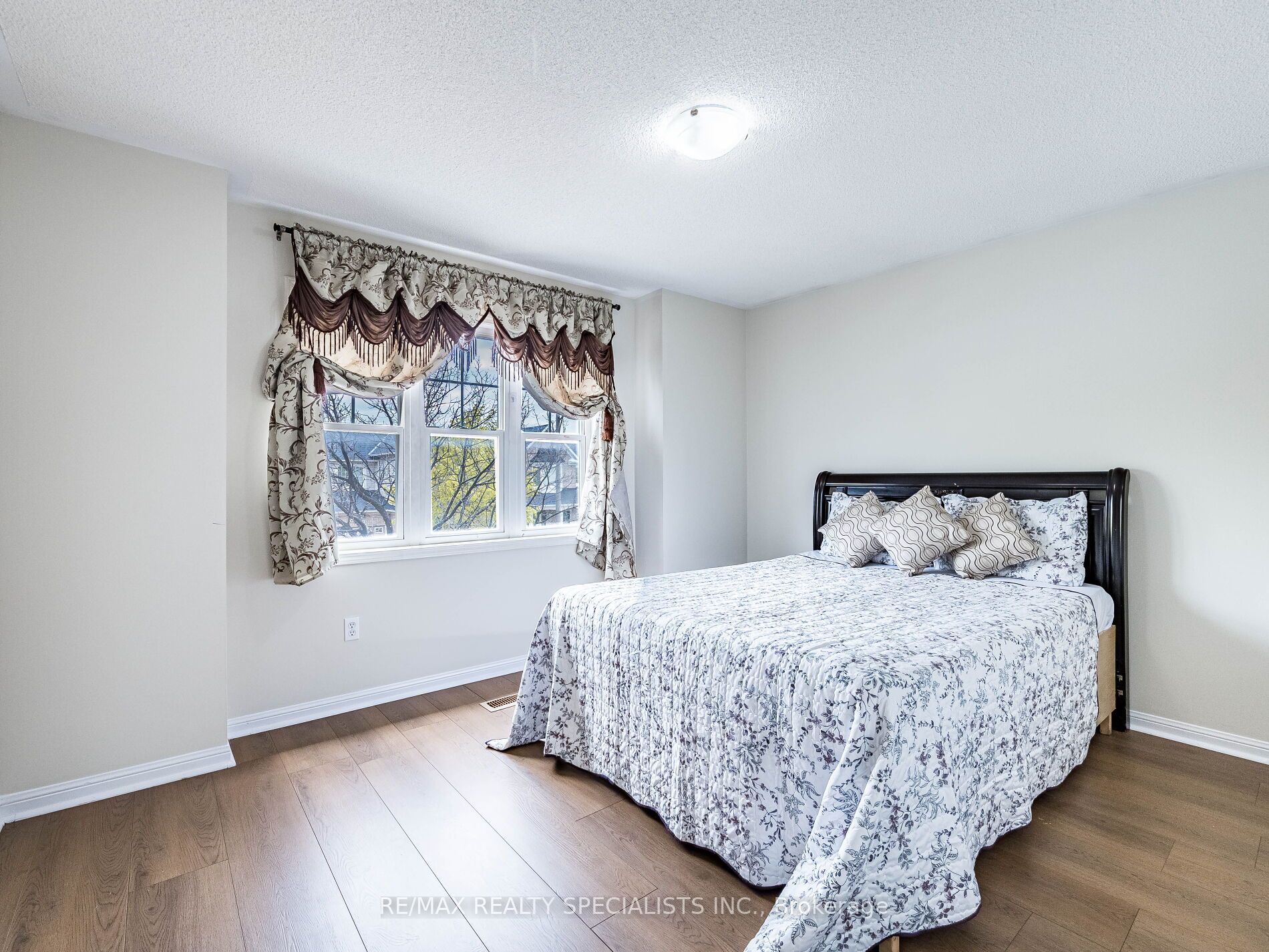 18 Jessop Drive