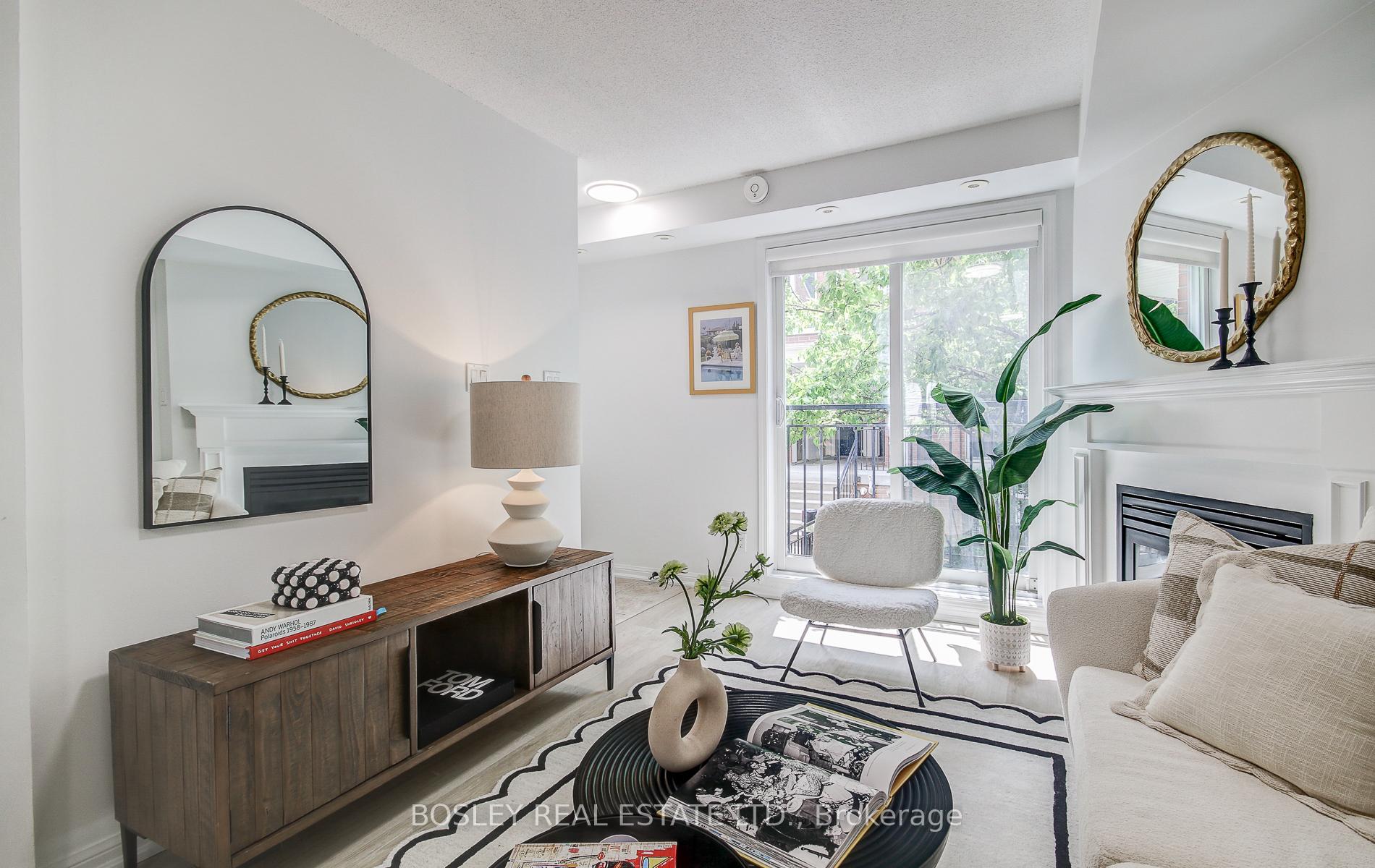 2 Bedrooms Condo at 18 Laidlaw, Toronto For sale