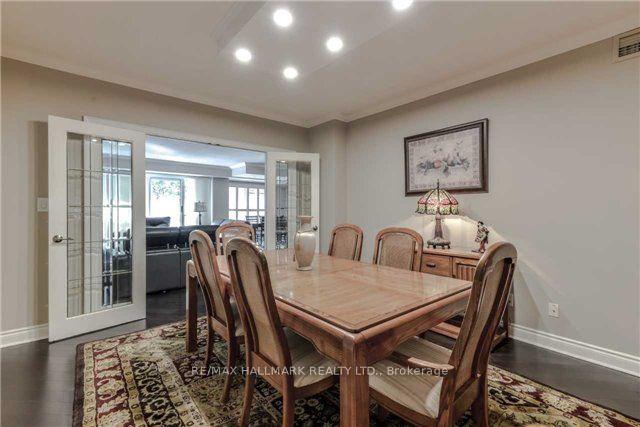 3 Bedrooms Condo at 121 Woodbridge, Vaughan For sale