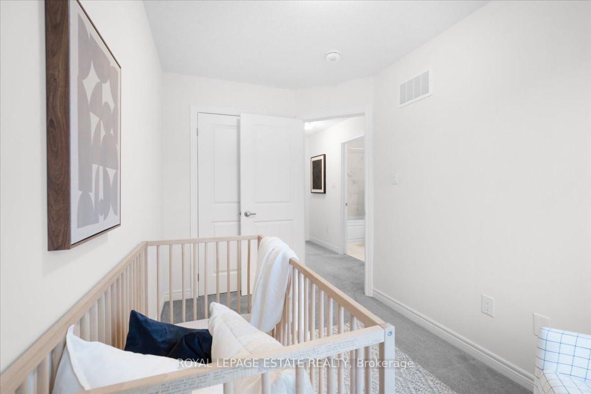 3 Bedrooms Condo at 39 Radison, Hamilton For sale