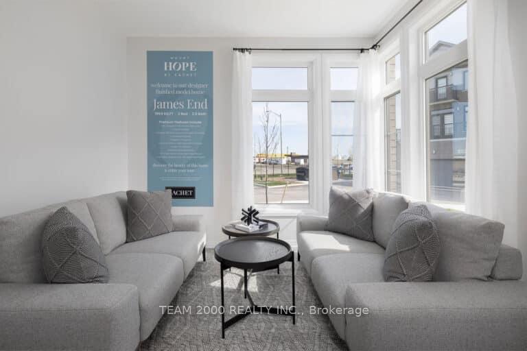 3 Bedrooms Condo at 10 Freedom, Hamilton For sale