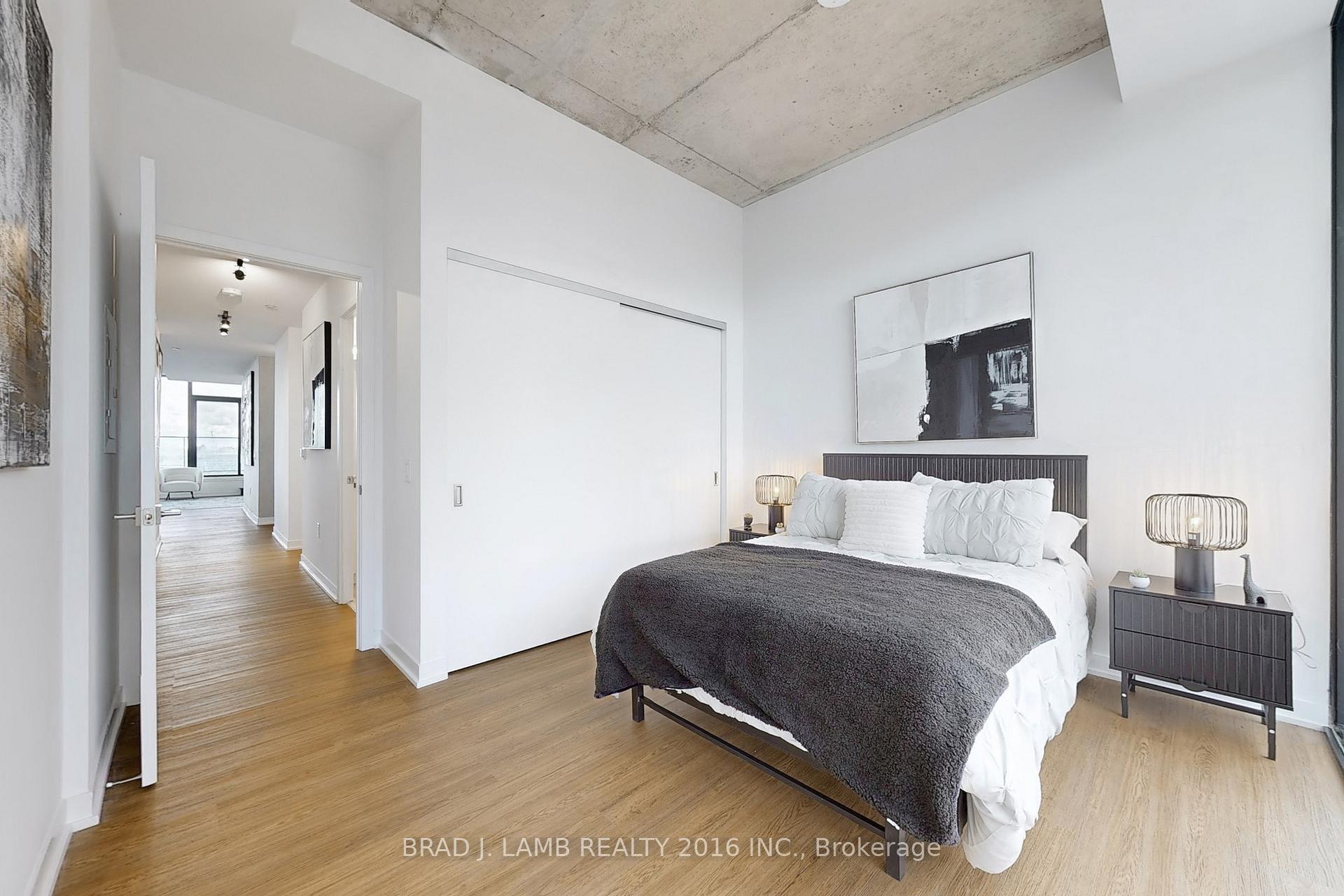 3 Bedrooms Condo at 195 McCaul, Toronto For sale