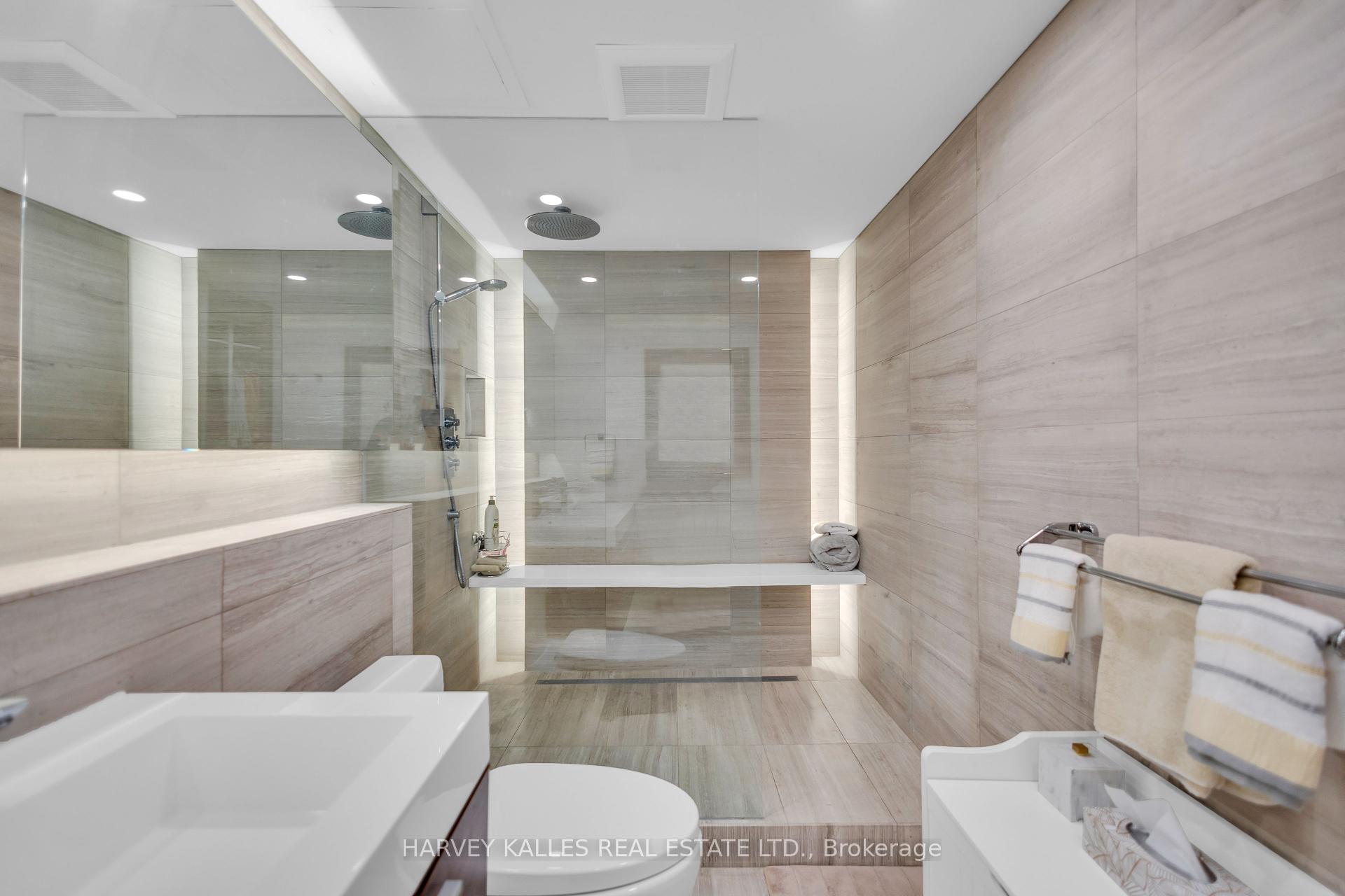 2 Bedrooms Condo at 1331 Bay, Toronto For sale