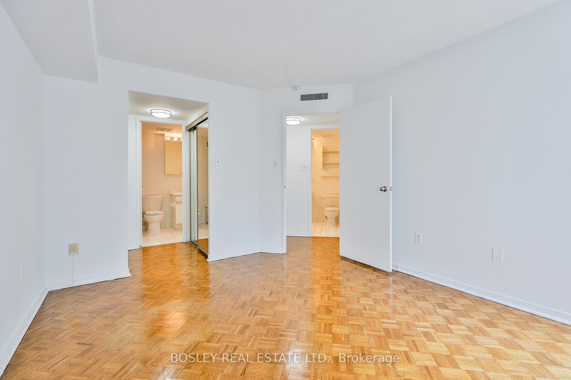 2 Bedrooms Condo at 1001 Bay, Toronto For sale