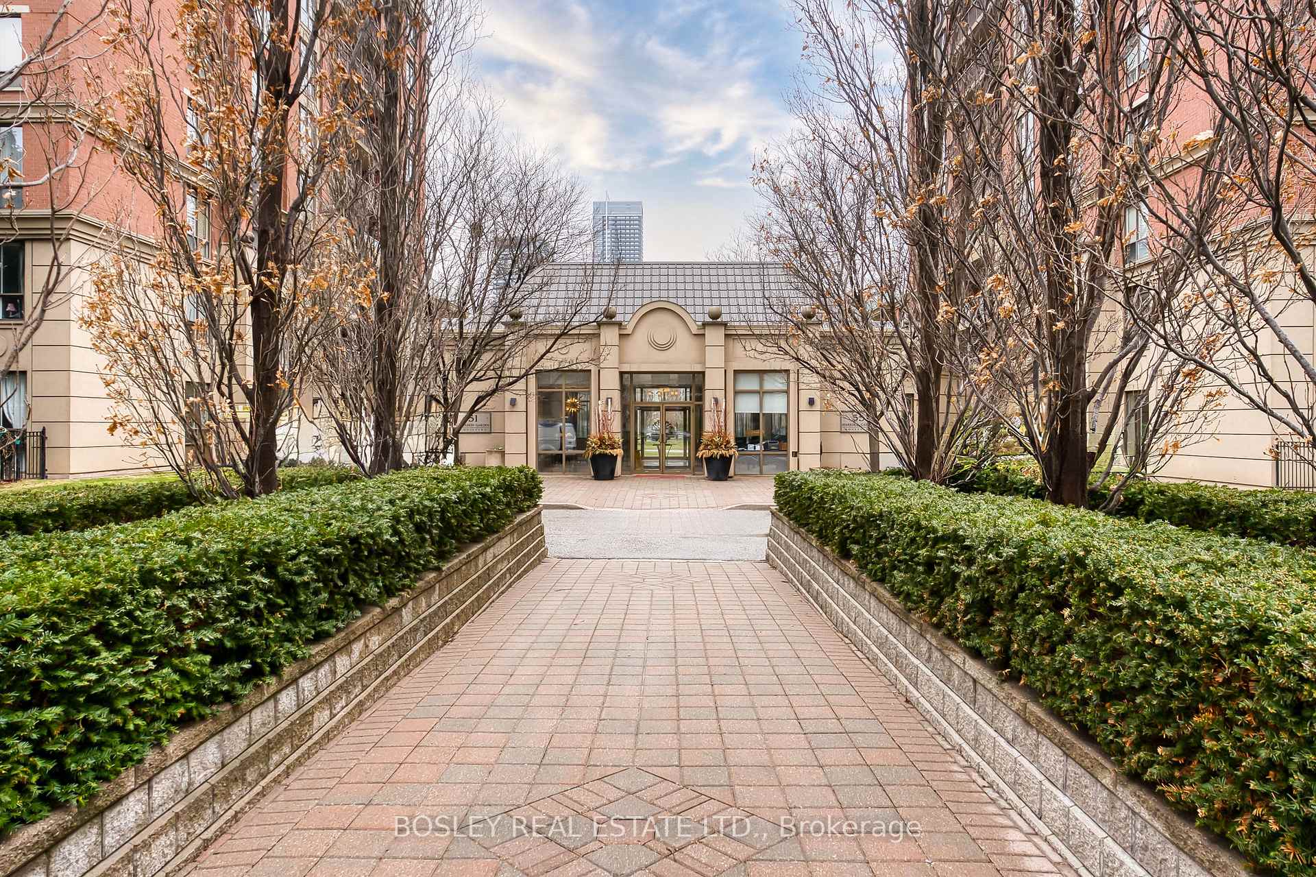 2 Bedrooms Condo at 51 Harrison Garden, Toronto For sale